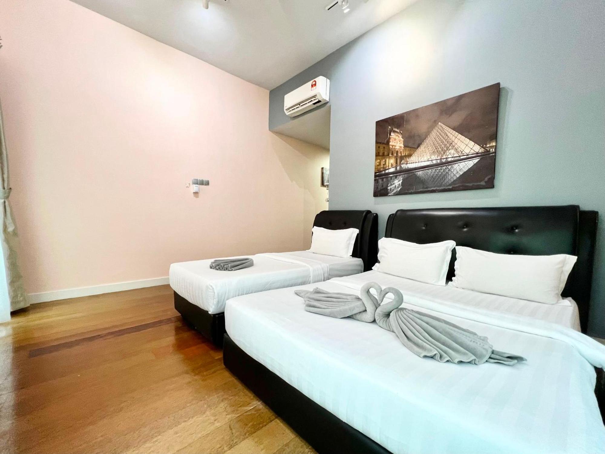 Capital O 90987 The Loft Residences Homestay @ Imago Shopping Mall 2 Kampong Sembulan ภายนอก รูปภาพ