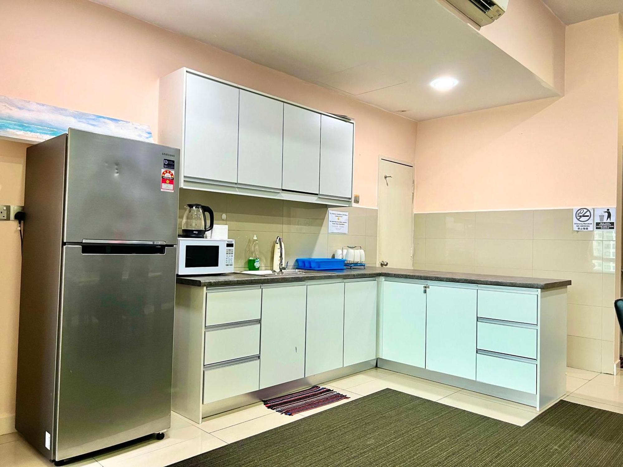Capital O 90987 The Loft Residences Homestay @ Imago Shopping Mall 2 Kampong Sembulan ภายนอก รูปภาพ